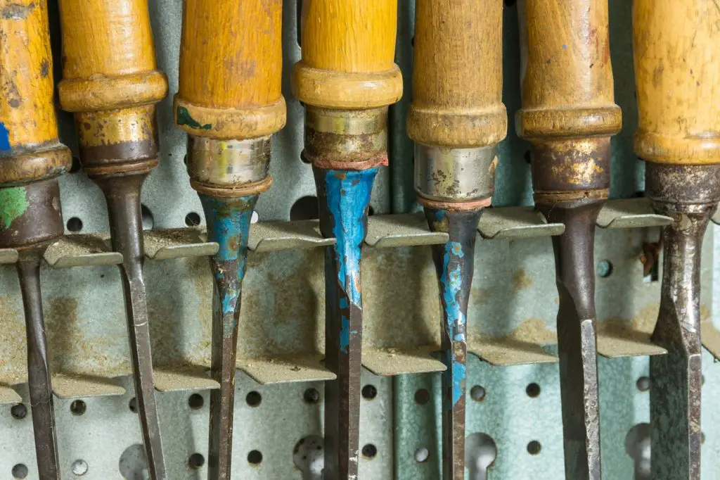 CHISEL Synonyms and Related Words. What is Another Word for CHISEL?