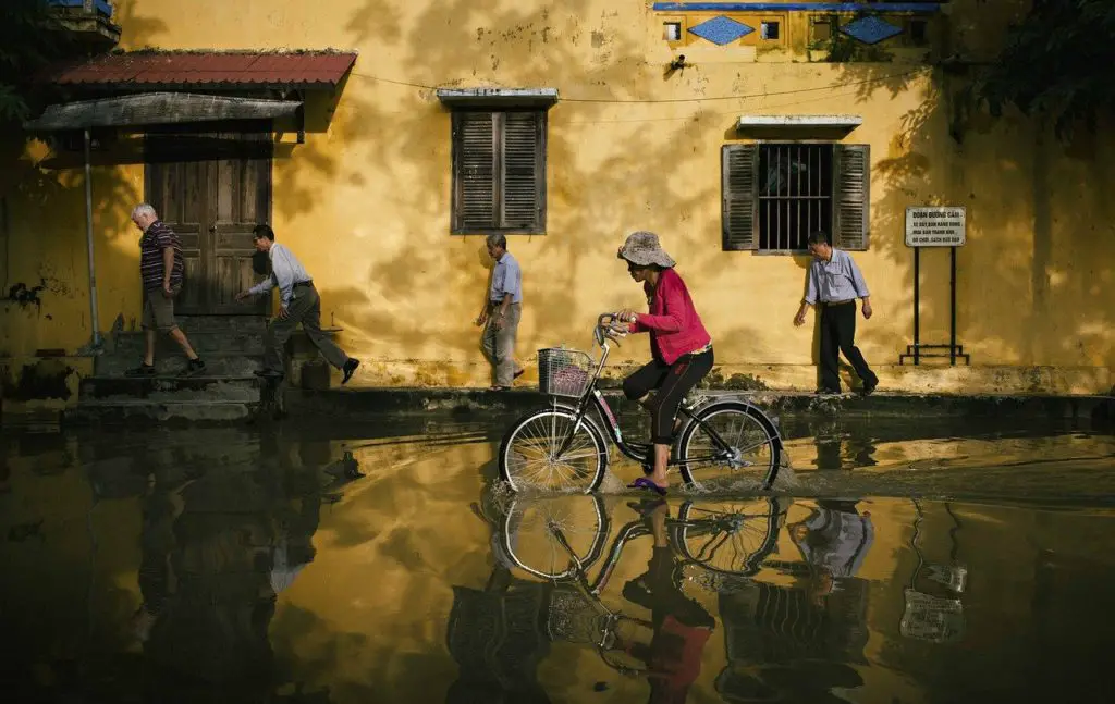 flooded-synonyms-and-related-words-what-is-another-word-for-flooded