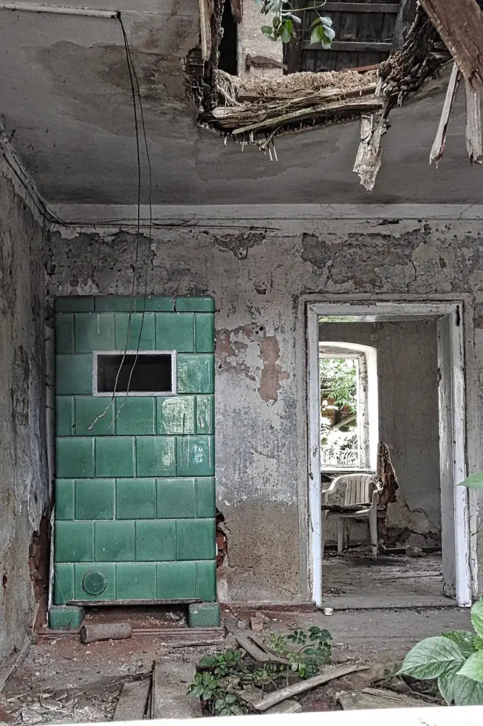 INVADE: Synonyms and Related Words. What is Another Word for INVADE